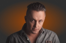 Павел Кашин (вокал, гитара, поп)