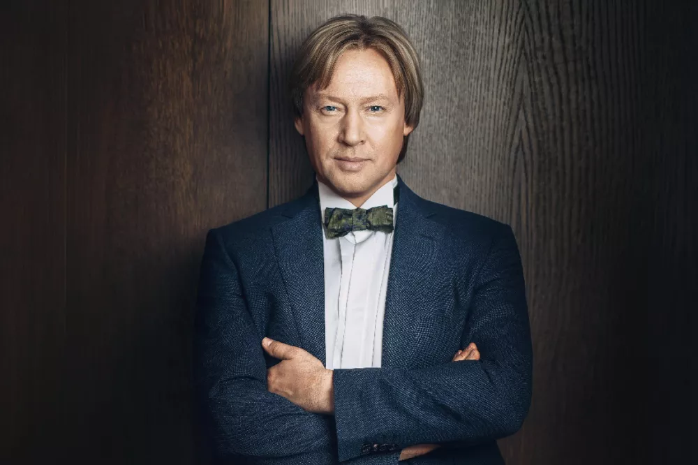 Дмитрий Харатьян